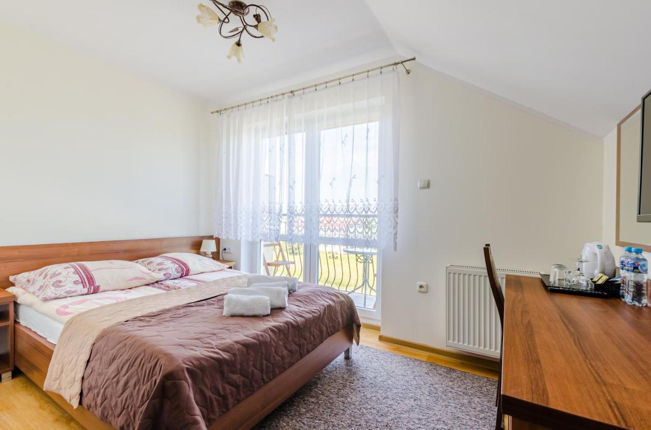 ウストカ Ramzes Bed & Breakfast エクステリア 写真