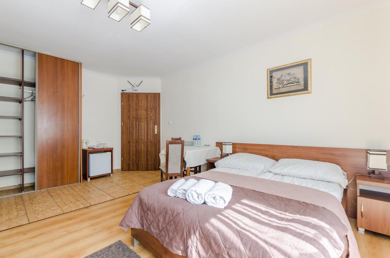 ウストカ Ramzes Bed & Breakfast エクステリア 写真