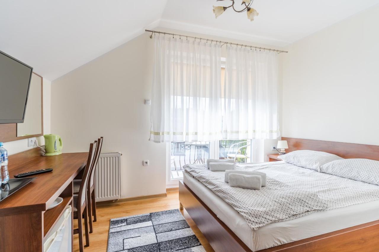 ウストカ Ramzes Bed & Breakfast エクステリア 写真