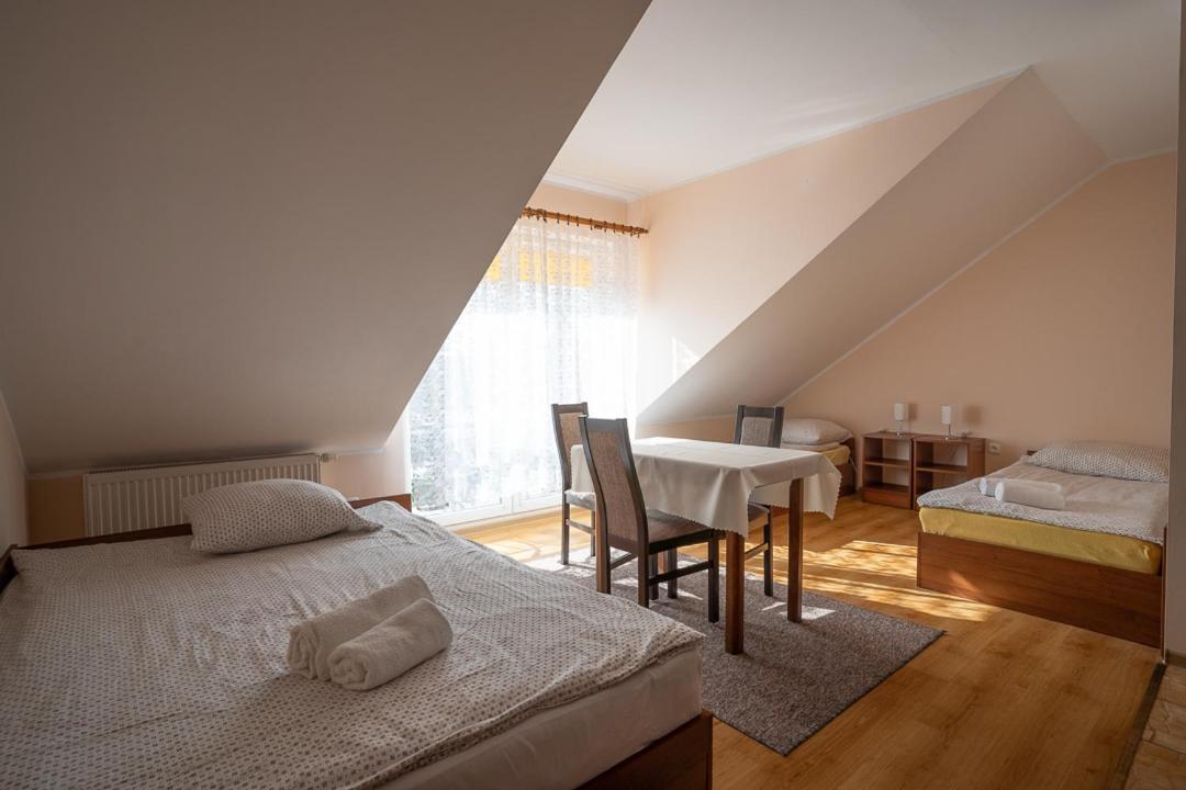ウストカ Ramzes Bed & Breakfast エクステリア 写真