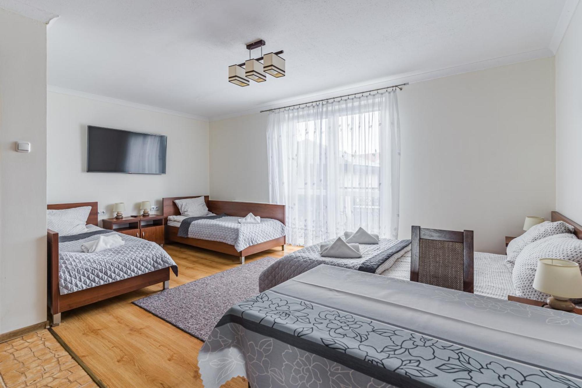 ウストカ Ramzes Bed & Breakfast エクステリア 写真