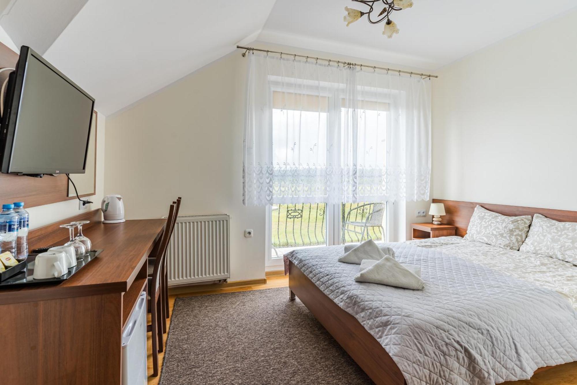 ウストカ Ramzes Bed & Breakfast エクステリア 写真