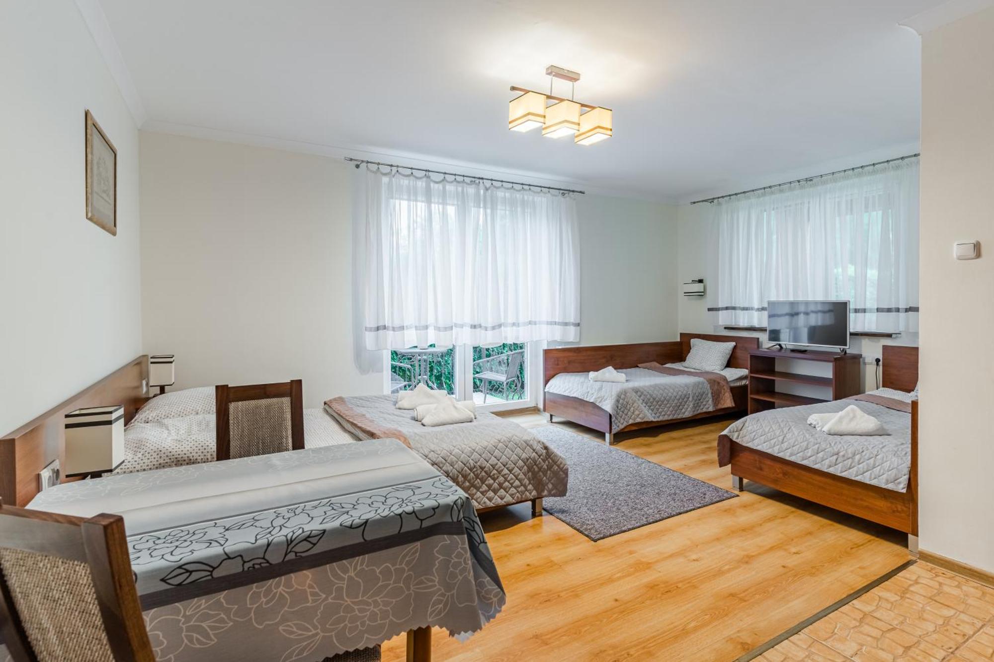 ウストカ Ramzes Bed & Breakfast エクステリア 写真