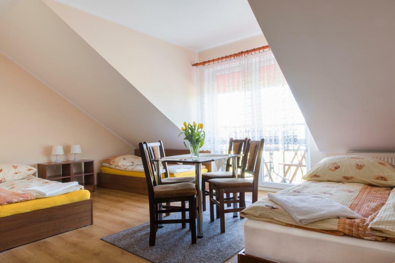 ウストカ Ramzes Bed & Breakfast エクステリア 写真